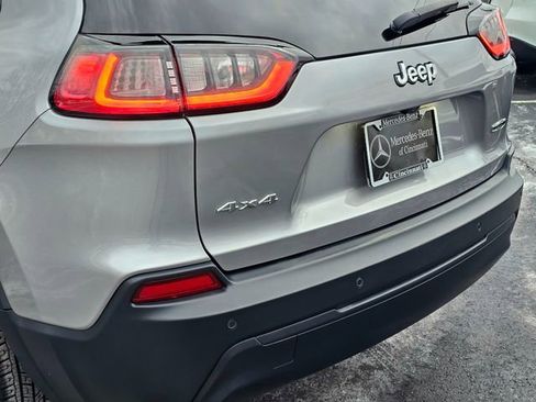 Used 2019 Jeep Cherokee Latitude Plus w/ Comfort/Convenience Group image 14