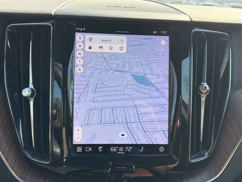 Certified 2023 Volvo XC60 B5 Plus w/ Climate Package image 33