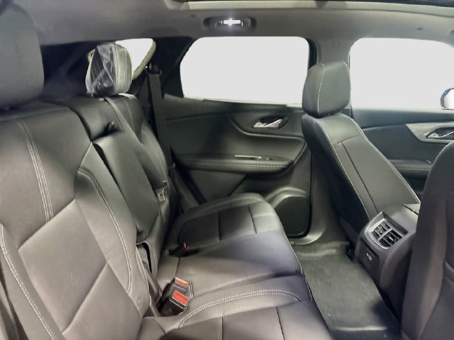 New 2026 Chevrolet Blazer LT w/ LPO, Black Grille Bar Package FWD image 24