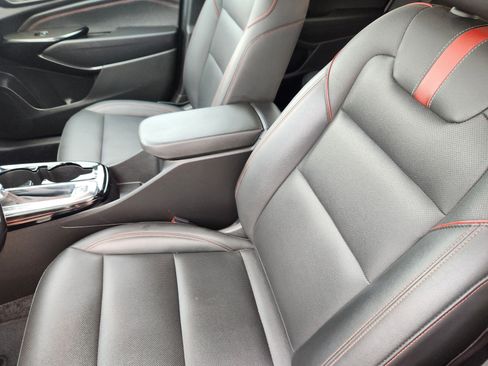 Used 2024 Chevrolet Trax RS w/ Sunroof Package image 10