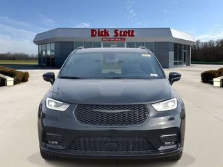 New 2026 Chrysler Pacifica Select w/ S Appearance Package FWD video 2