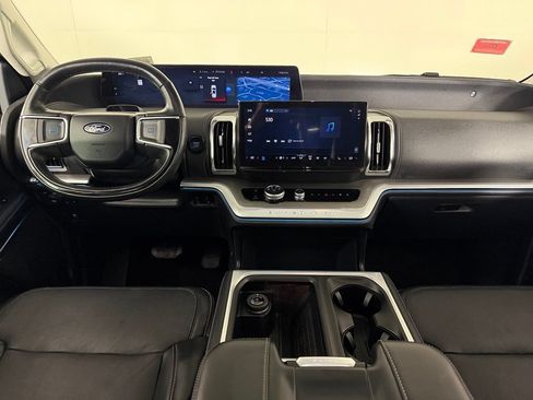 Used 2025 Ford Expedition Max Platinum AWD/4WD image 10