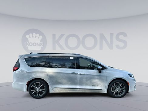 New 2026 Chrysler Pacifica Pinnacle image 8