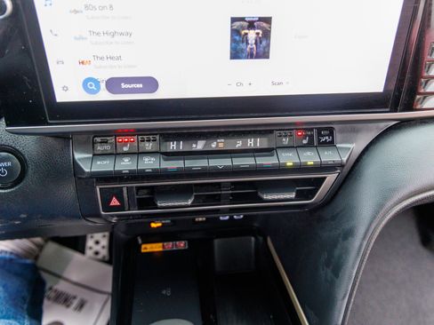 Used 2025 Toyota Camry XSE image 22