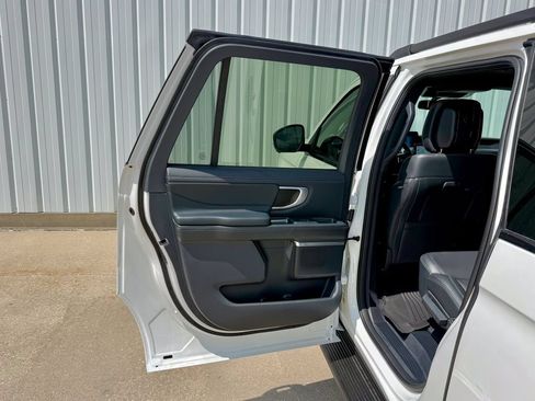 New 2026 Ford Expedition Max Platinum w/ Stealth Appearance Package AWD/4WD image 16