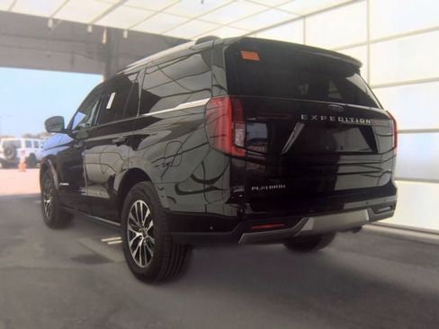 Used 2025 Ford Expedition Platinum AWD/4WD image 6