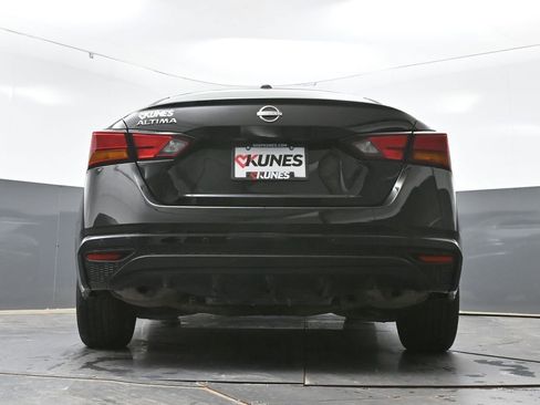 Used 2025 Nissan Altima 2.5 SV FWD image 53