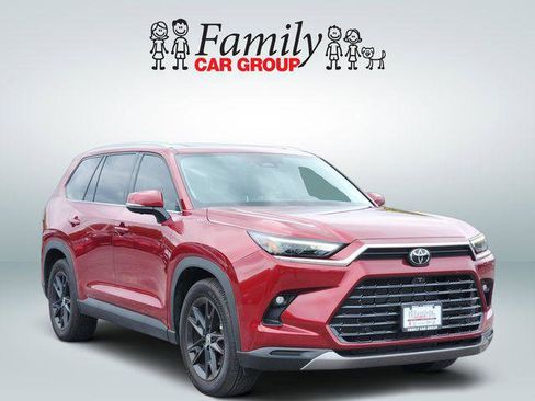 Certified 2025 Toyota Grand Highlander FWD image 2