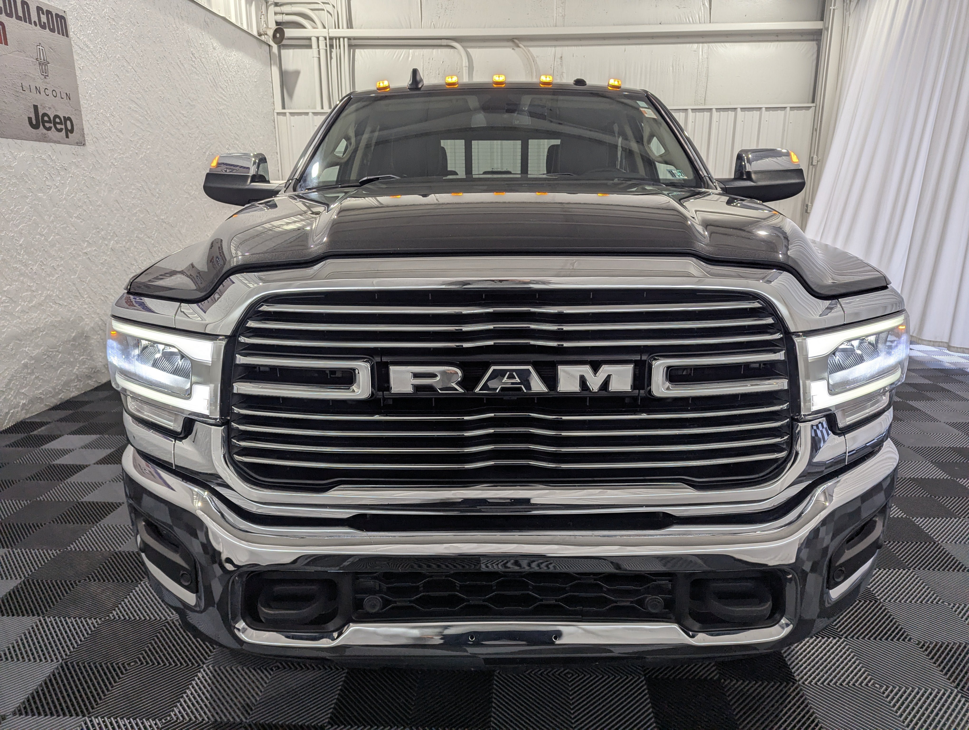 Used 2022 RAM 2500 Laramie AWD/4WD image 3