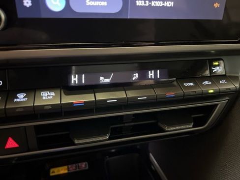 Used 2025 Toyota Camry LE FWD image 30