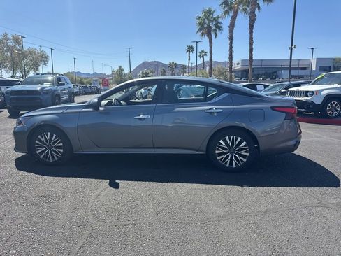 Used 2023 Nissan Altima 2.5 SV FWD image 15