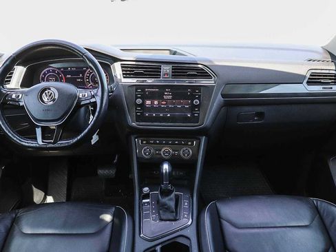 Used 2018 Volkswagen Tiguan SEL Premium FWD image 12
