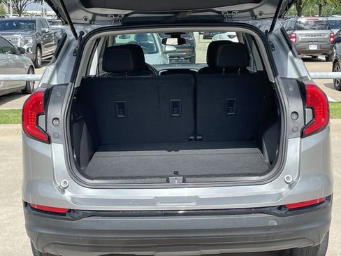 Used 2023 GMC Terrain SLE w/ Driver Convenience Package FWD image 27