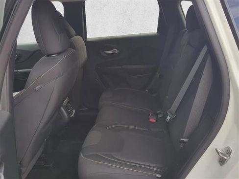 Used 2016 Jeep Cherokee Latitude w/ Comfort/Convenience Group image 25