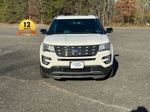 Used 2017 Ford Explorer XLT w/ Equipment Group 202A image 61
