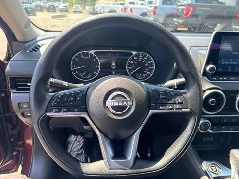 Used 2024 Nissan Sentra SV FWD image 19