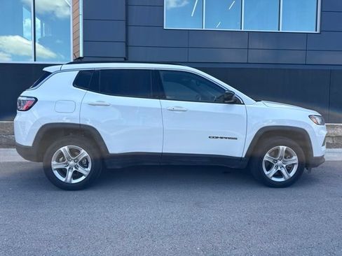 Used 2023 Jeep Compass Latitude AWD/4WD image 2