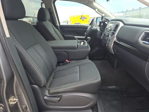 Used 2017 Nissan Titan SV RWD image 25