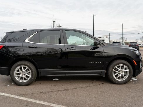 Used 2023 Chevrolet Equinox LT image 5