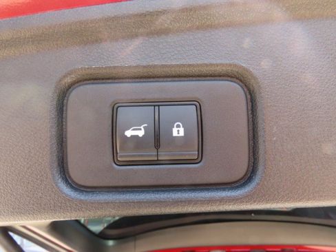 Used 2024 Nissan Pathfinder SL w/ Black Appearance Package FWD image 11
