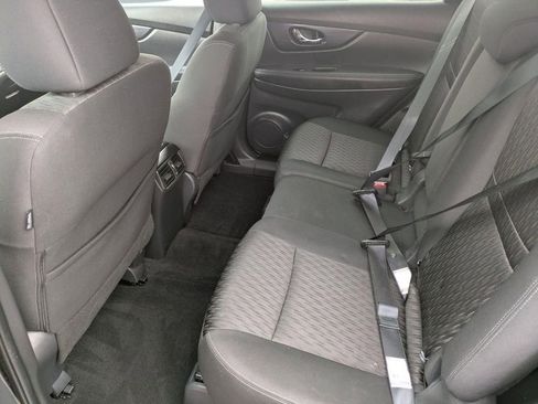 Used 2019 Nissan Rogue SV image 25