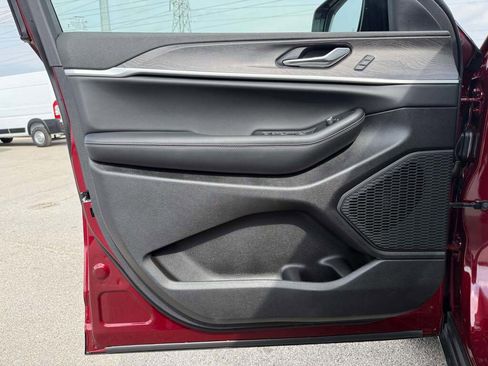 New 2025 Jeep Grand Cherokee L Limited w/ Black Appearance Package image 30