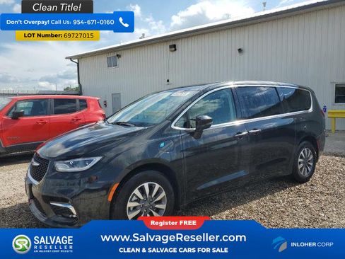 Used 2023 Chrysler Pacifica Touring-L FWD image 1