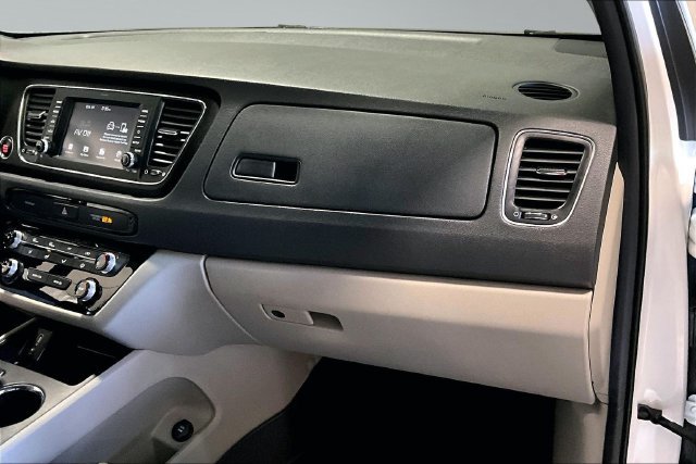 Used 2019 Kia Sedona EX FWD image 26