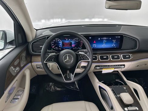 New 2026 Mercedes-Benz GLS 450 4MATIC image 24