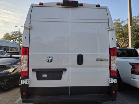 Used 2025 RAM ProMaster 2500 w/ Convenience Group FWD image 3