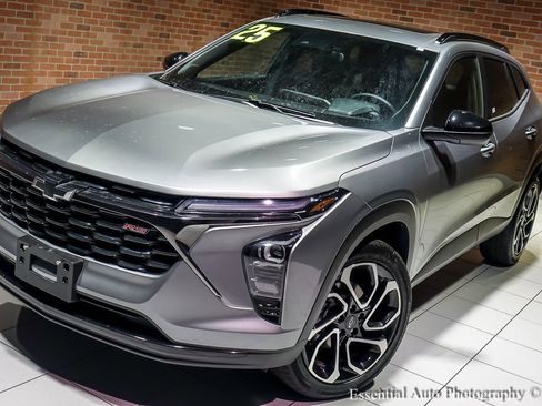 Certified 2025 Chevrolet Trax RS w/ Sunroof Package image 5