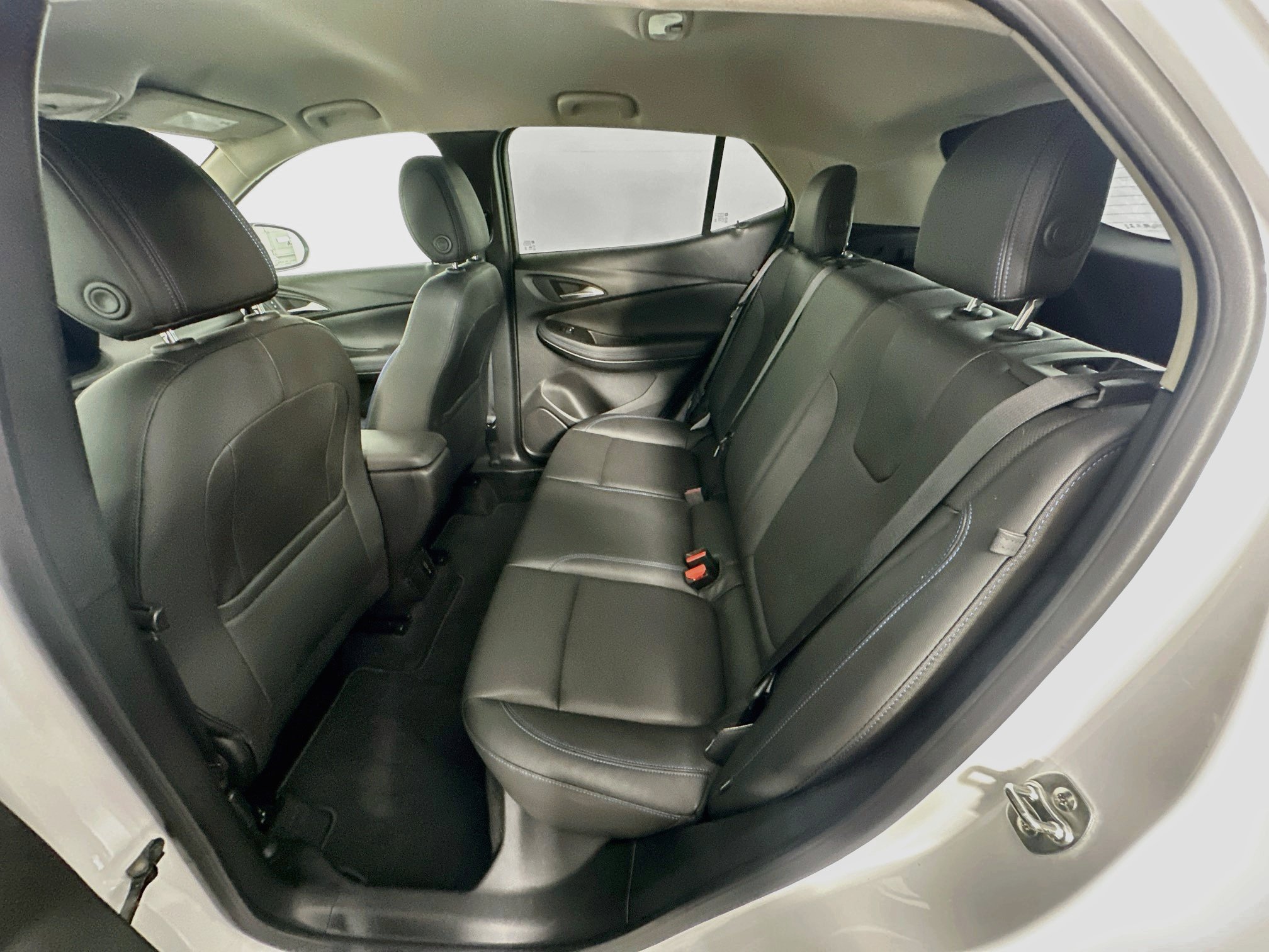 Used 2025 Buick Encore GX Sport Touring FWD image 28