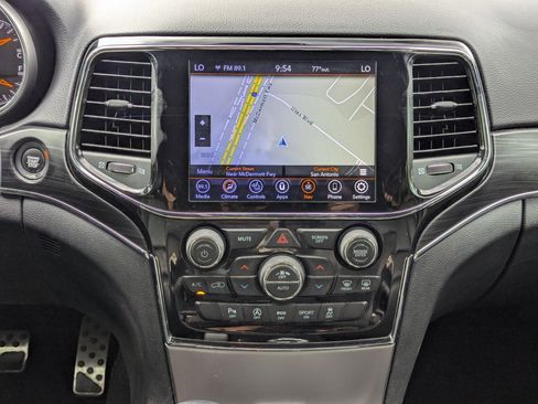 Used 2020 Jeep Grand Cherokee Limited image 18