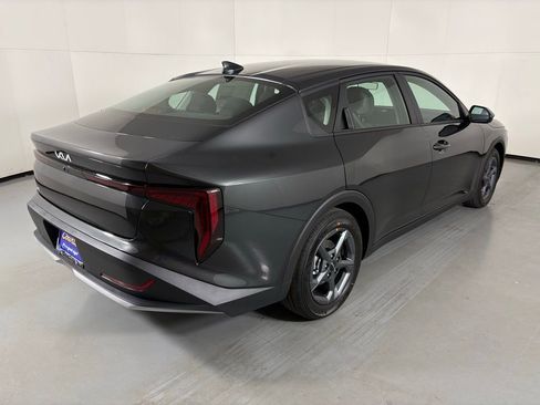 New 2026 Kia K4 FWD image 8