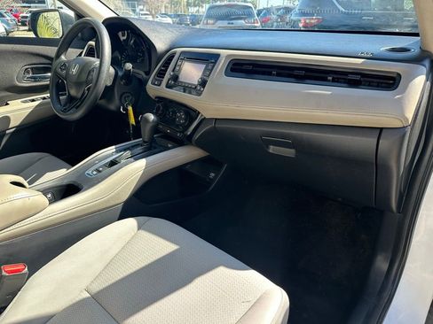 Used 2021 Honda HR-V LX image 35