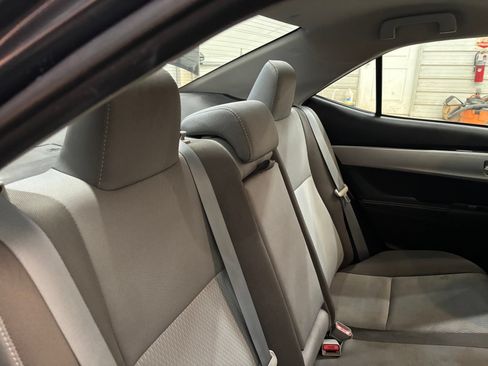 Used 2018 Toyota Corolla LE FWD image 32
