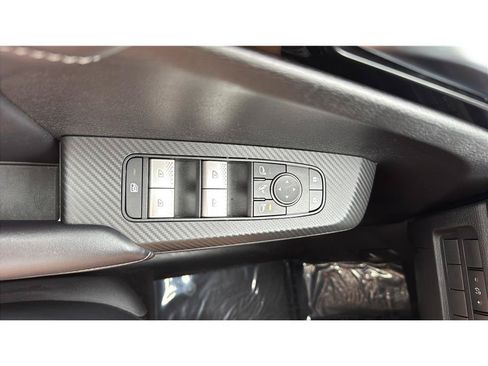 Used 2025 Mitsubishi Outlander SE FWD image 32