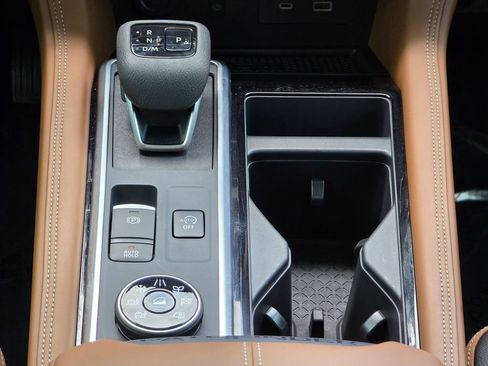 Used 2025 Nissan Pathfinder Platinum AWD/4WD image 40
