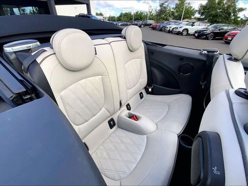 Certified 2023 MINI Cooper S w/ Signature Upholstery Package image 28