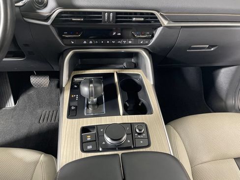 Used 2024 MAZDA CX-90 Plug-In Hybrid w/ Preferred AWD/4WD image 17