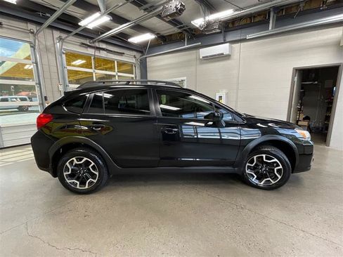 Used 2016 Subaru Crosstrek 2.0i Premium AWD/4WD image 6