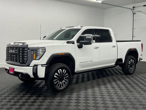 Used 2024 GMC Sierra 3500 Denali Ultimate AWD/4WD image 1