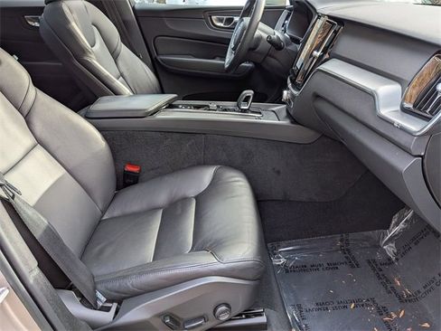 Certified 2023 Volvo XC60 B5 Core w/ Climate Package image 28