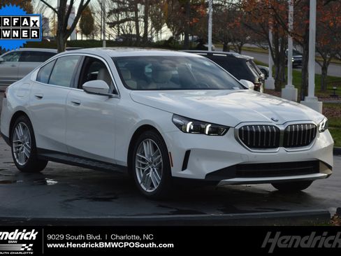 Used 2025 BMW 530i xDrive 530i xDrive w/ Premium Package image 1