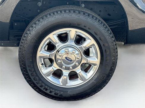 Used 2016 Ford F250 Lariat w/ Lariat Ultimate Package image 32