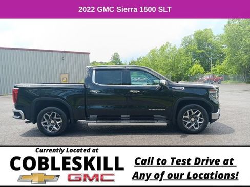 Used 2022 GMC Sierra 1500 SLT w/ SLT Convenience Package AWD/4WD image 2