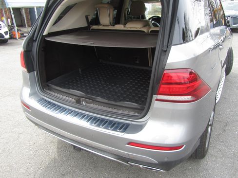 Used 2016 Mercedes-Benz GLE 350 w/ Premium Package image 20