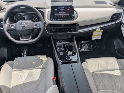 New 2025 Nissan Rogue SV AWD/4WD image 33