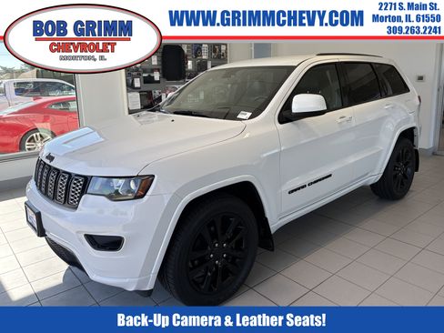 Used 2017 Jeep Grand Cherokee Altitude AWD/4WD image 1