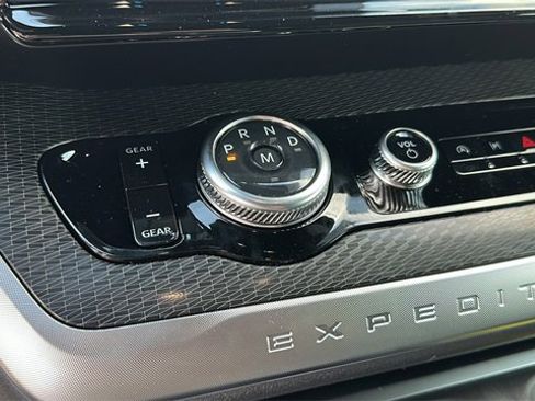 New 2025 Ford Expedition Max Platinum w/ Stealth Appearance Package image 28